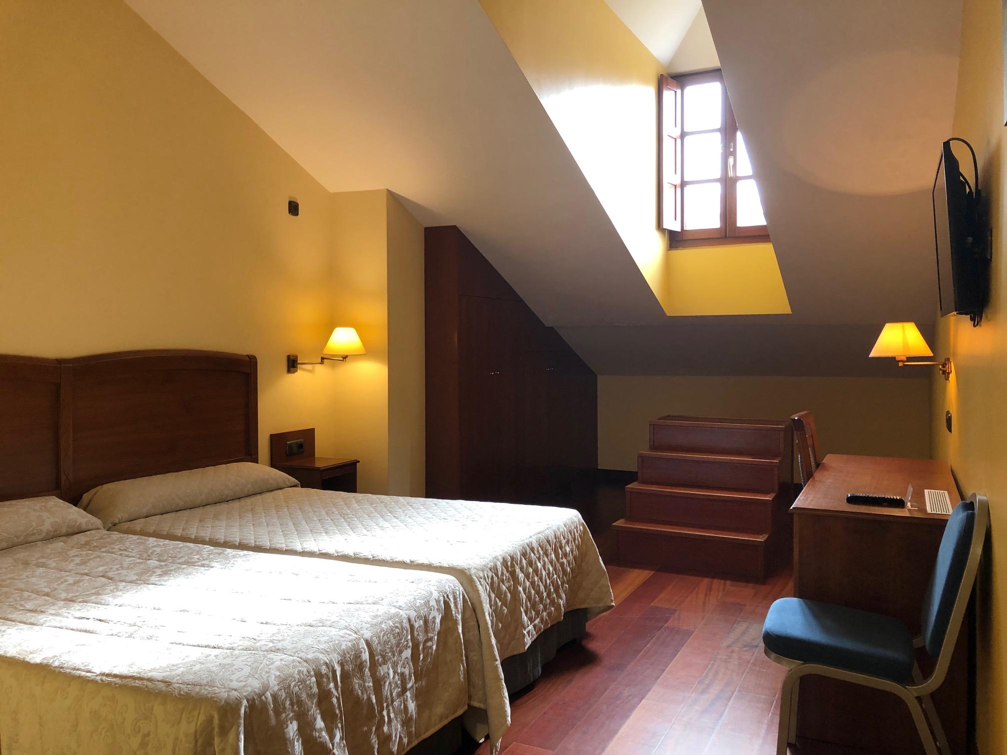 Hotel Aroi Bierzo Plaza Ponferrada Dış mekan fotoğraf