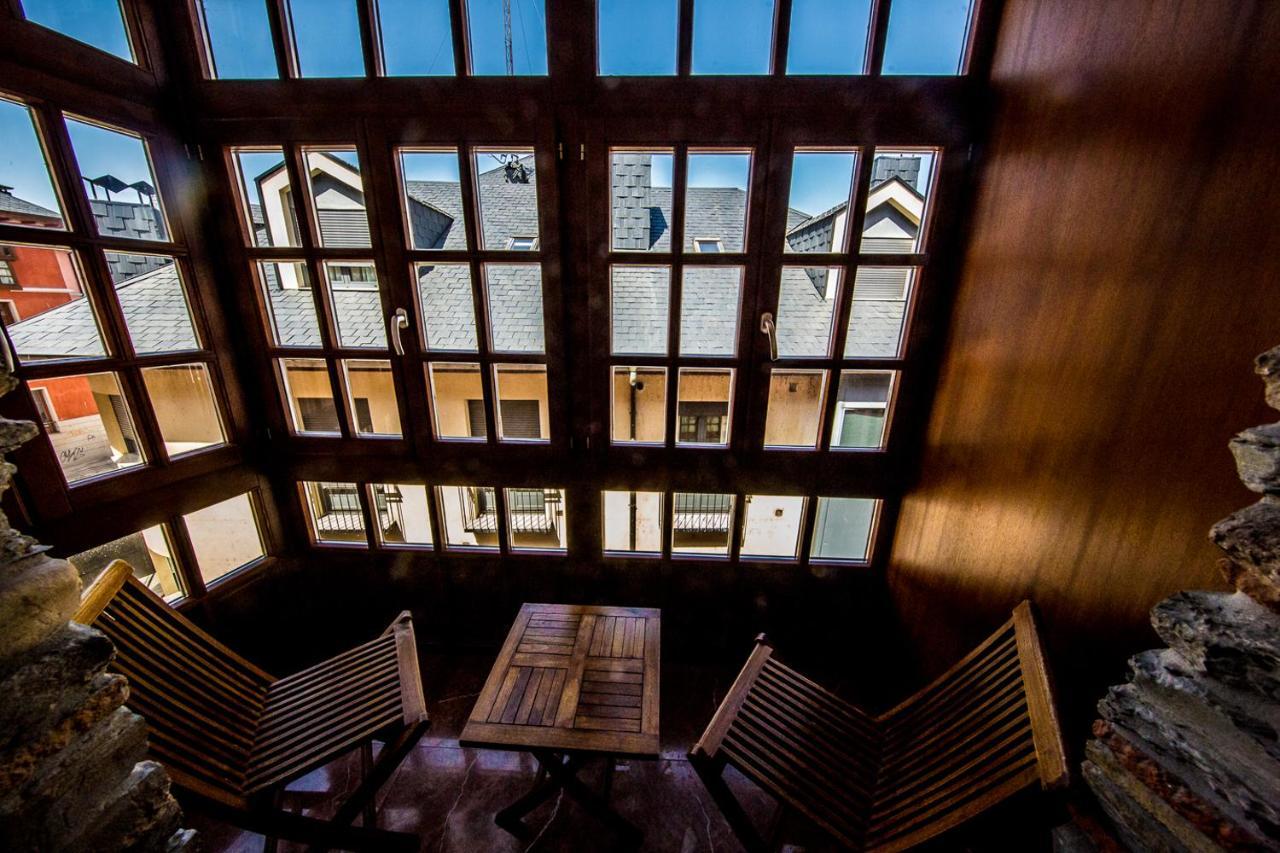 Hotel Aroi Bierzo Plaza Ponferrada Dış mekan fotoğraf