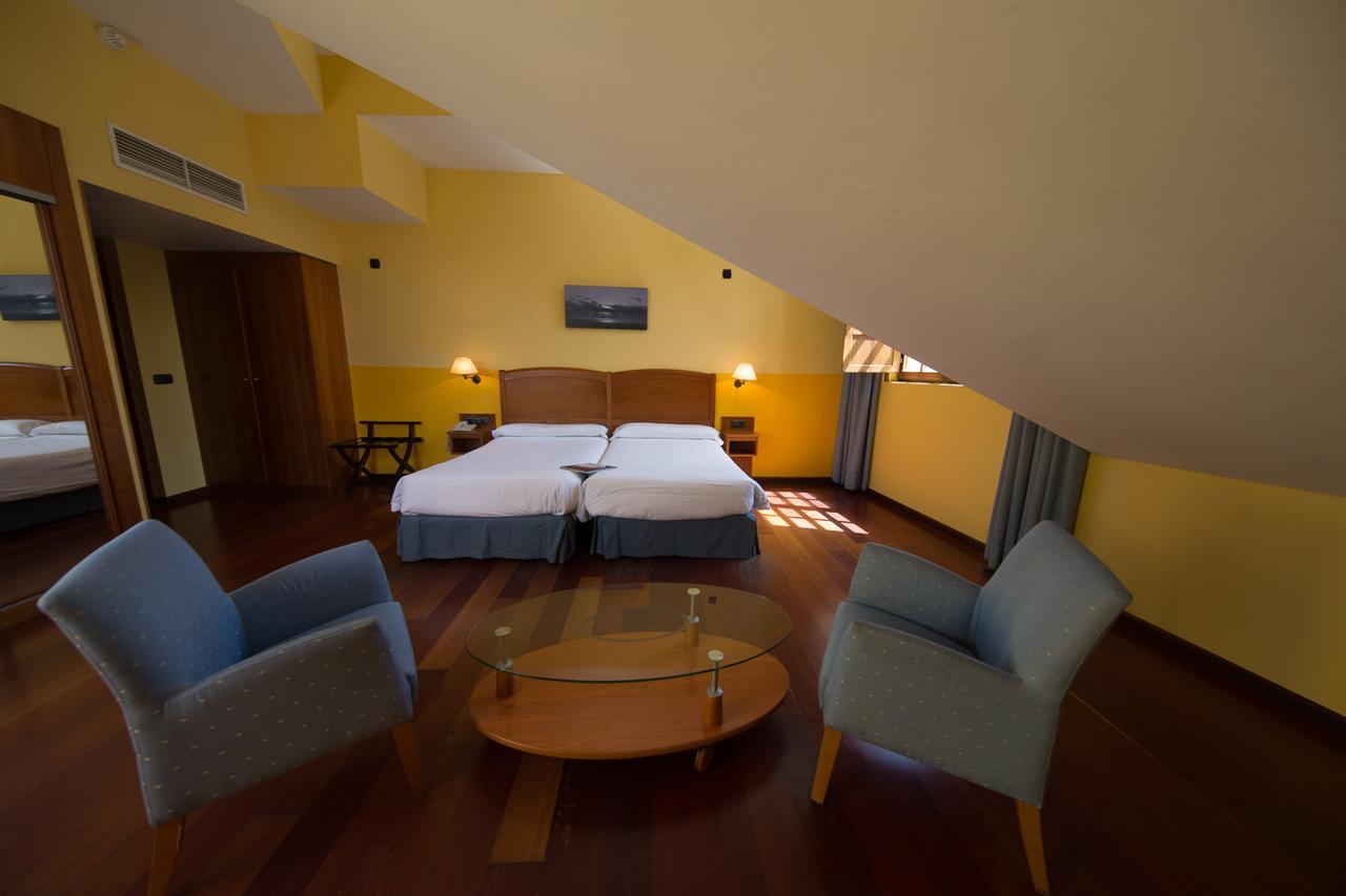 Hotel Aroi Bierzo Plaza Ponferrada Dış mekan fotoğraf